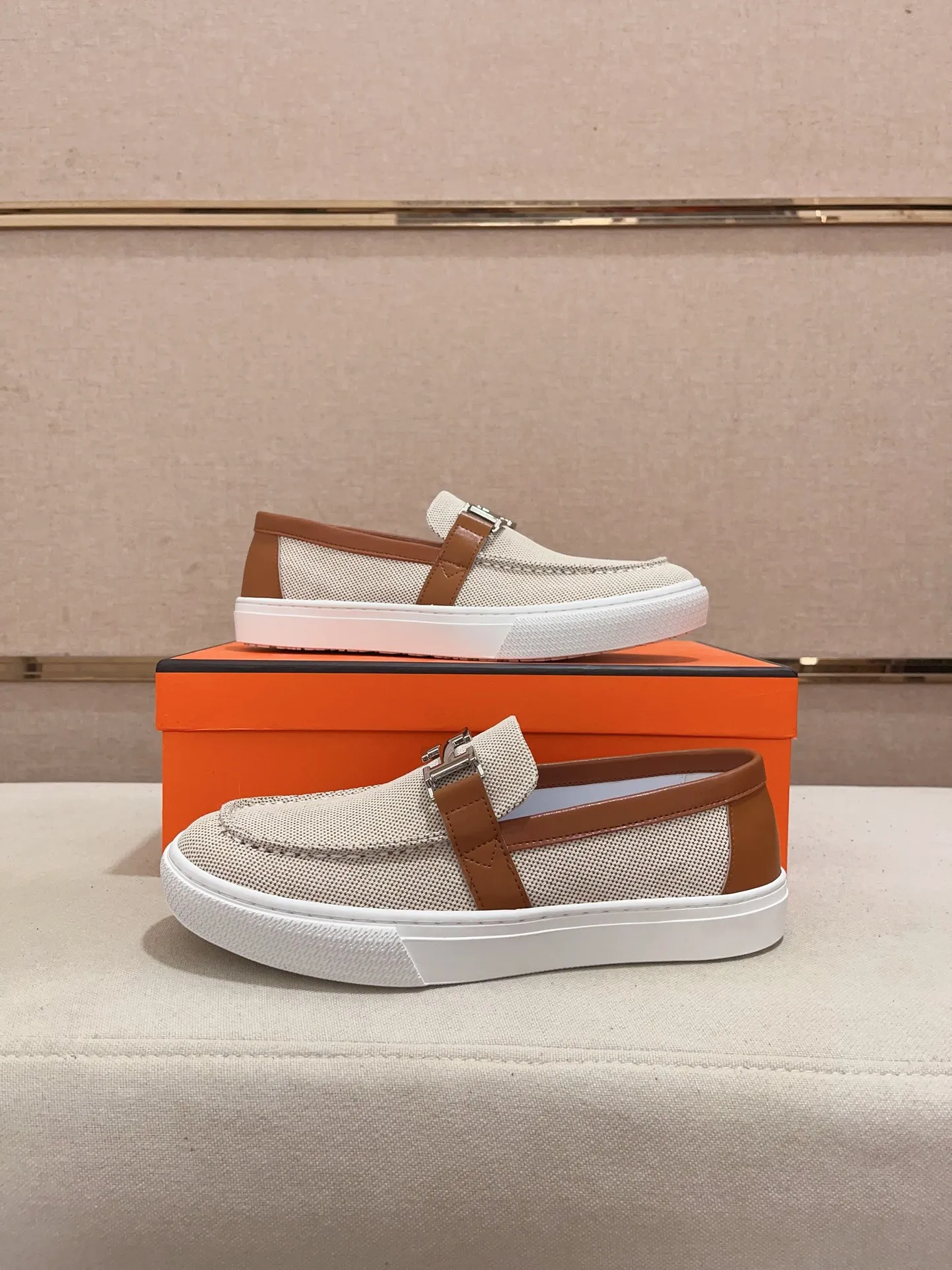 Men's clothing and shoes💰: 400💰《HERMES》【Classic Original Version】Hermès; Top 🔝 Purchasing Agency 🔍🔍Men's latest 🇺🇸 counter sales simultaneously, original ▲▲cowhide imported from Italy ▲▲Exquisite workmanship (Italian 🇮🇹Imported water-dyed 🐂cowhide lining) sole: original sole provided by the original factory, ⚠️exclusive double-layer activity·TPR·rubber·combined molded outsole; Code number: 38-44 (45/46 can be customized, non-refundable)